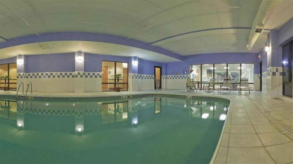 Quality Inn & Suites Lawrenceburg Exteriör bild