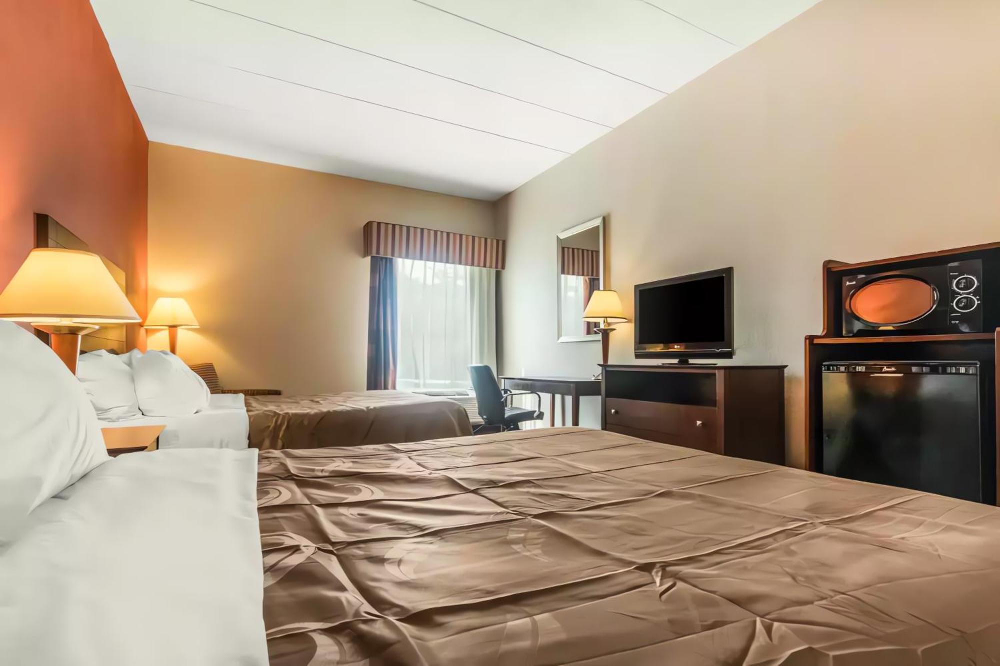 Quality Inn & Suites Lawrenceburg Exteriör bild