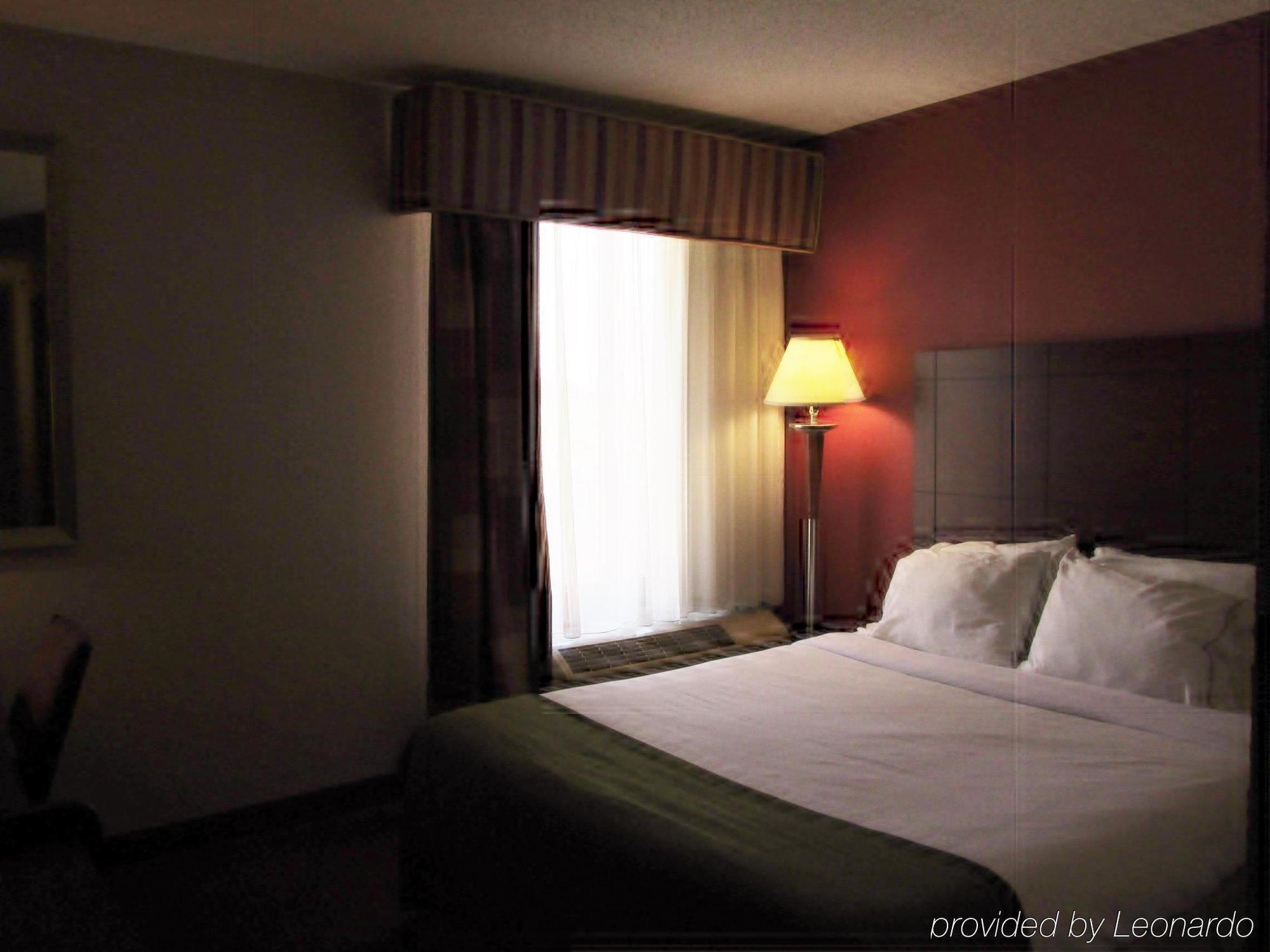Quality Inn & Suites Lawrenceburg Exteriör bild