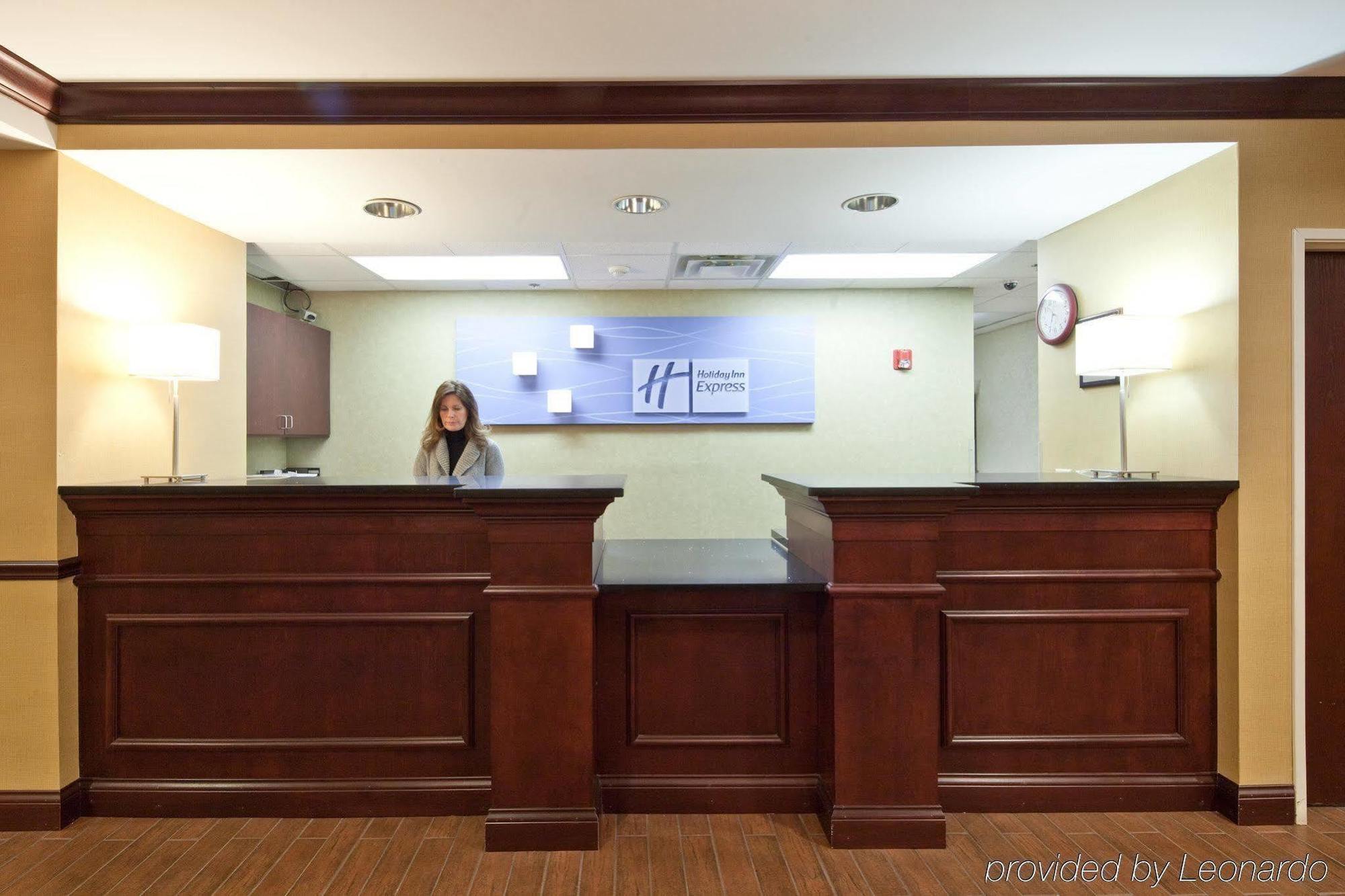 Quality Inn & Suites Lawrenceburg Exteriör bild