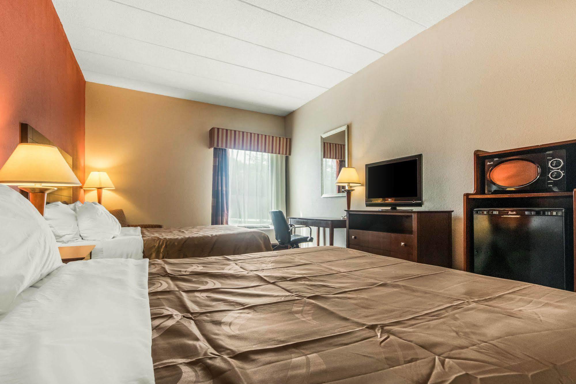 Quality Inn & Suites Lawrenceburg Exteriör bild