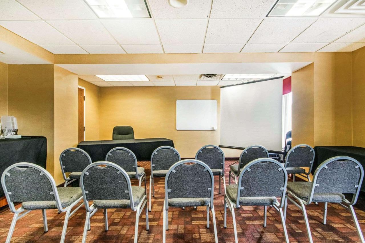 Quality Inn & Suites Lawrenceburg Exteriör bild